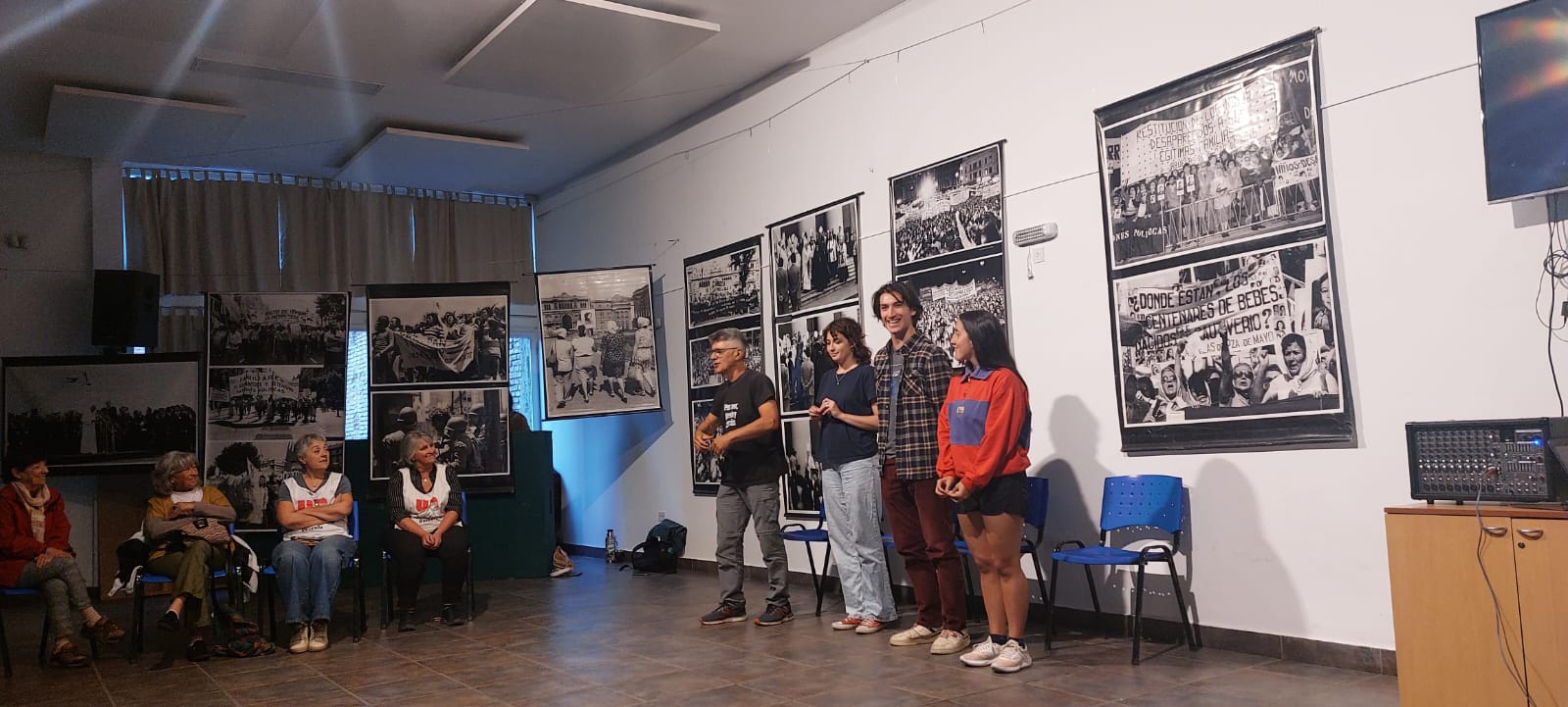 imagen teatro x la identidad